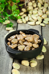 Broad beans stewed with onion and oregano