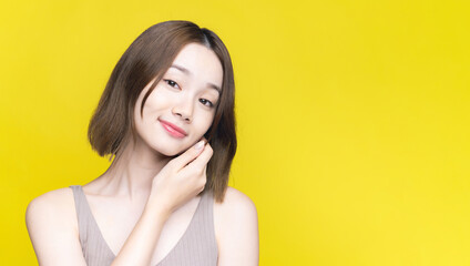 Fototapeta premium 女性の美容イメージ スキンケア コスメ 美白 美顔