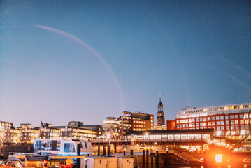 Die Elbphilharmonie und der Hamburger Hafen 