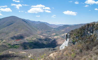 cascada petrificada de hierve el agua, oaxaca, mexico