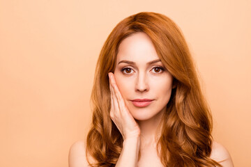 Close-up portrait of her she nice-looking attractive lovely sweet gentle shine wavy-haired lady...