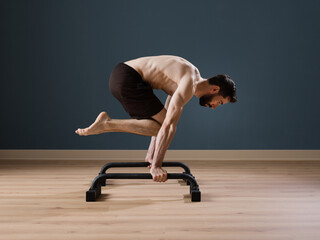 Exercising at home for Calisthenics specialty