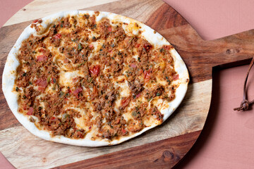 Turkish food lahmacun 