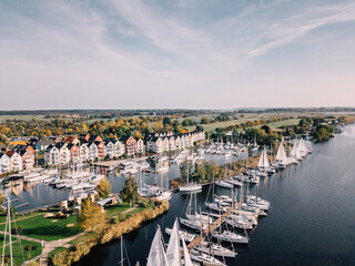 Luftbild von Greifswald und dem Ryck mit Museumshafen
