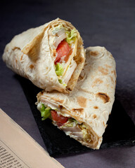 Ролл с индейкой в лаваше