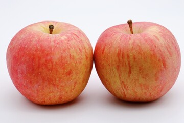 りんご２つ