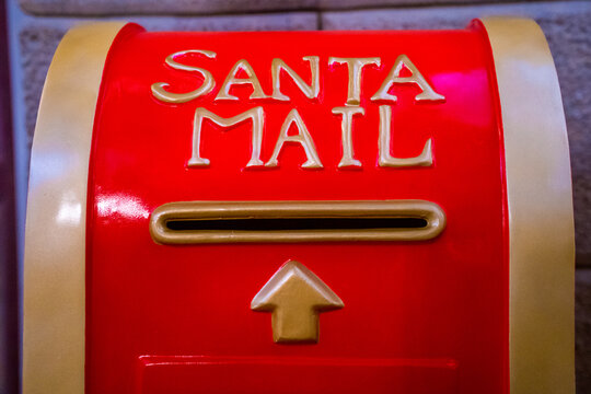Santa Mailbox Images – Browse 2,206 Stock Photos, Vectors, and