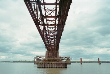 Brücke an der Elbe bei Stade-Bützfleth