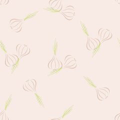 Vector seamless pattern of silhouette of the heads of garlic with sprouts on a light pink background.