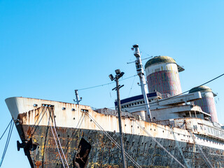 Naklejka premium Old Rusted Cruise Ship