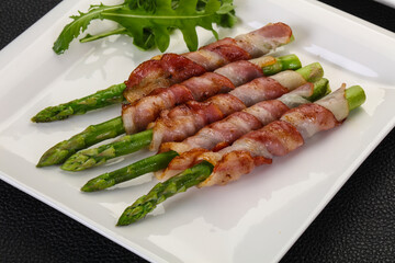 Asparagus with bacon