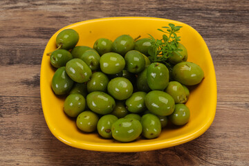 Green Campo Real olives in the bowl
