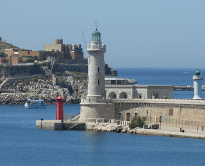 phare port marseille