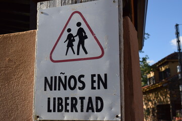 Cartel informativo en Estebanvela, Segovia