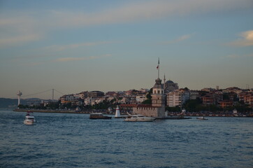 Fototapeta na wymiar maiden's tower kız kulesi