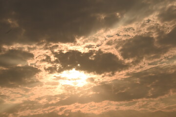 Obraz premium Sunlight entering from the clouds.