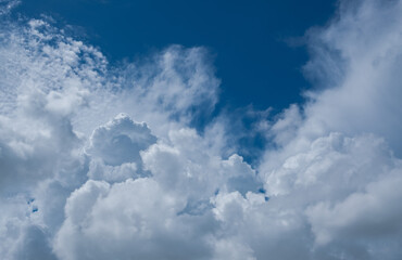 Obraz premium blue sky with clouds background, summer time, beautiful sky 