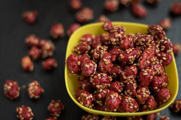 sweet peanuts with caramel