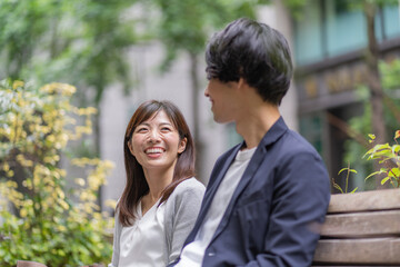 Fototapeta premium カップル 二人 アジア人 仲良し 
