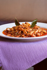 Restaurante S'estanc vell. pulpo con cebolla.Villafranca de Bonany.Mallorca.Islas Baleares. España.