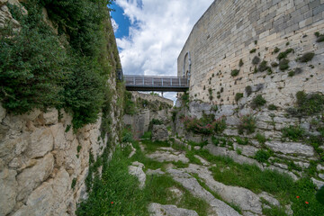 Fototapeta premium Lacoste, village médiéval perché dans le luberon en France. 