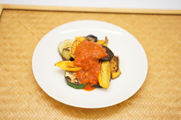 コリンキーのトマトソースがけ