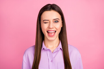 Close-up portrait of her she nice attractive lovely pretty cheerful cheery lovable long-haired girl...