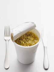 Ready-to-eat cup noodles