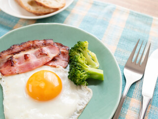 ベーコンエッグ