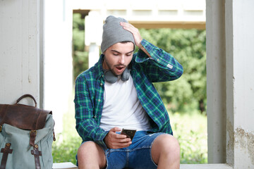 Obraz premium very worried student with a message