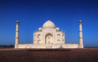 Fototapeta na wymiar A view of the Taj Mahal
