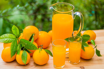 juice and oranges