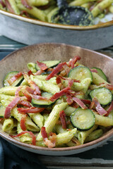pasta zucchini e bacon 
