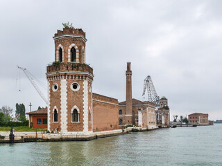 Fototapeta na wymiar Torre de vigía del arsenal de Venecia, Italia.