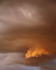 Obraz na płótnie Canvas Wolken am sommerlichen Abendhimmel
