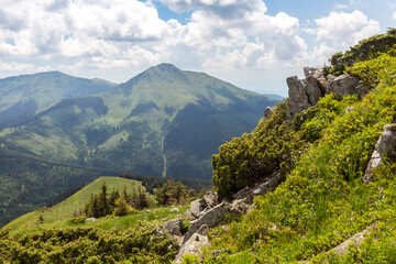 Fototapeta na wymiar Beautiful view of mountain Farcau and rocks of Neniska Mala. Travel outdoor concept, Carpathians, Marmarosh Mountains