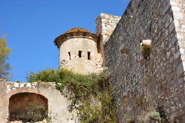 Fototapeta na wymiar France, côte d'azur, échauguette sur la Citadelle Saint-Elme de Villefranche sur Mer qui est classée monument historique, elle a été construite pour le défense de la rade et du port.