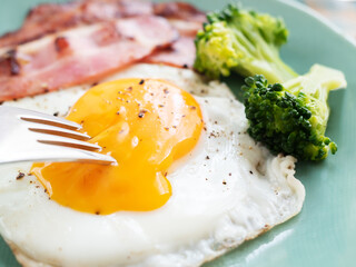 ベーコンエッグ