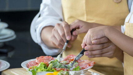 Obraz na płótnie Canvas salad vegetable cooking organic food for health ready for eat