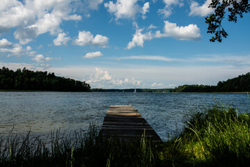 Krajobraz Mazur- Jezioro Bełdany - Pomost