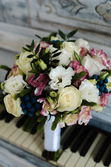 the bride's bouquet, wedding day, bridal bouquet of roses, White Rose, wedding details