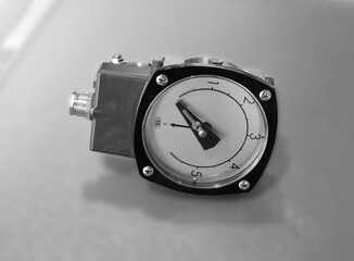 Water differential gauge.
Water flow meter gauge.
Black&White