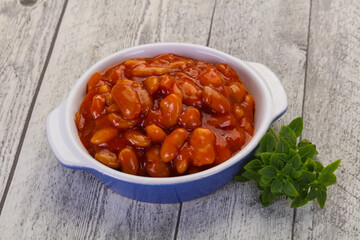 Baked kidney with tomato sauce