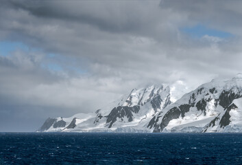 Fototapeta na wymiar View of Livingston Island (Smolensk Island), South Shetland Islands, Antarctica