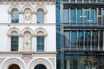 Obraz premium London old and modern building contrasts. Style collision.