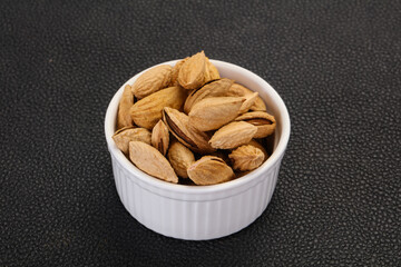 Unpeeled Almonds nuts