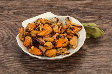 Pickled mussels in the bowl