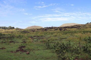 Prairie et volcans à l'île de Pâques