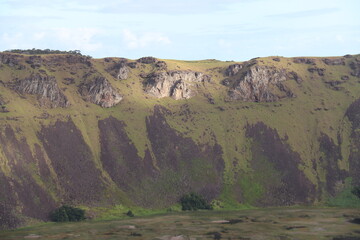 Falaise du volcan Rano Kau à l'île de Pâques	