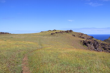 Obraz premium Sentier de randonnée du volcan Rano Kau à l'île de Pâques
